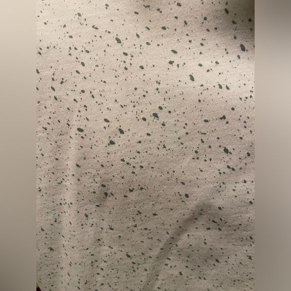 T-Shirt - Picture 2 of 3